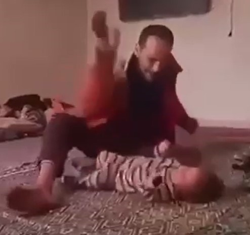 Gaziantep'te çocuğuna acımasızca ve defalarca şiddet uygulayan cani baba, infiale