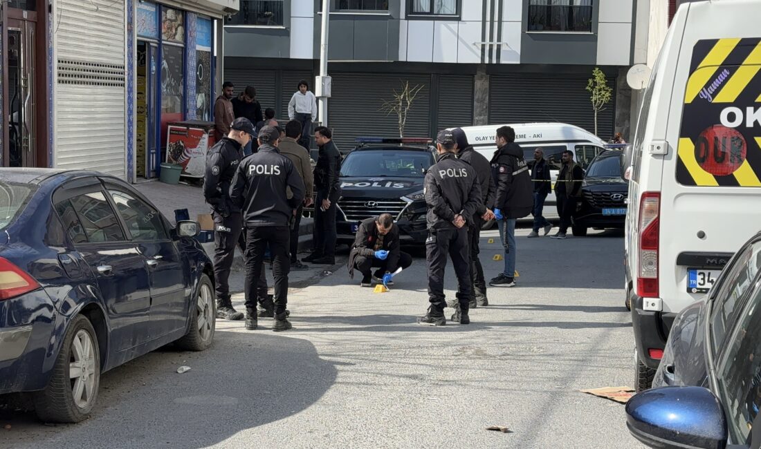 İstanbul'un Arnavutköy ilçesinde gece saatlerinde arkadaşıyla tartışan 23 yaşındaki genç,