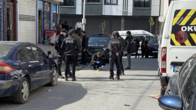 İstanbul'un Arnavutköy ilçesinde gece saatlerinde arkadaşıyla tartışan 23 yaşındaki genç,