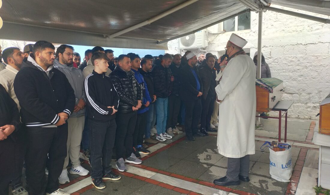  Edirne'de sevgilisi tarafından öldürülen 14 yaşındaki Gülden Coni için cenaze