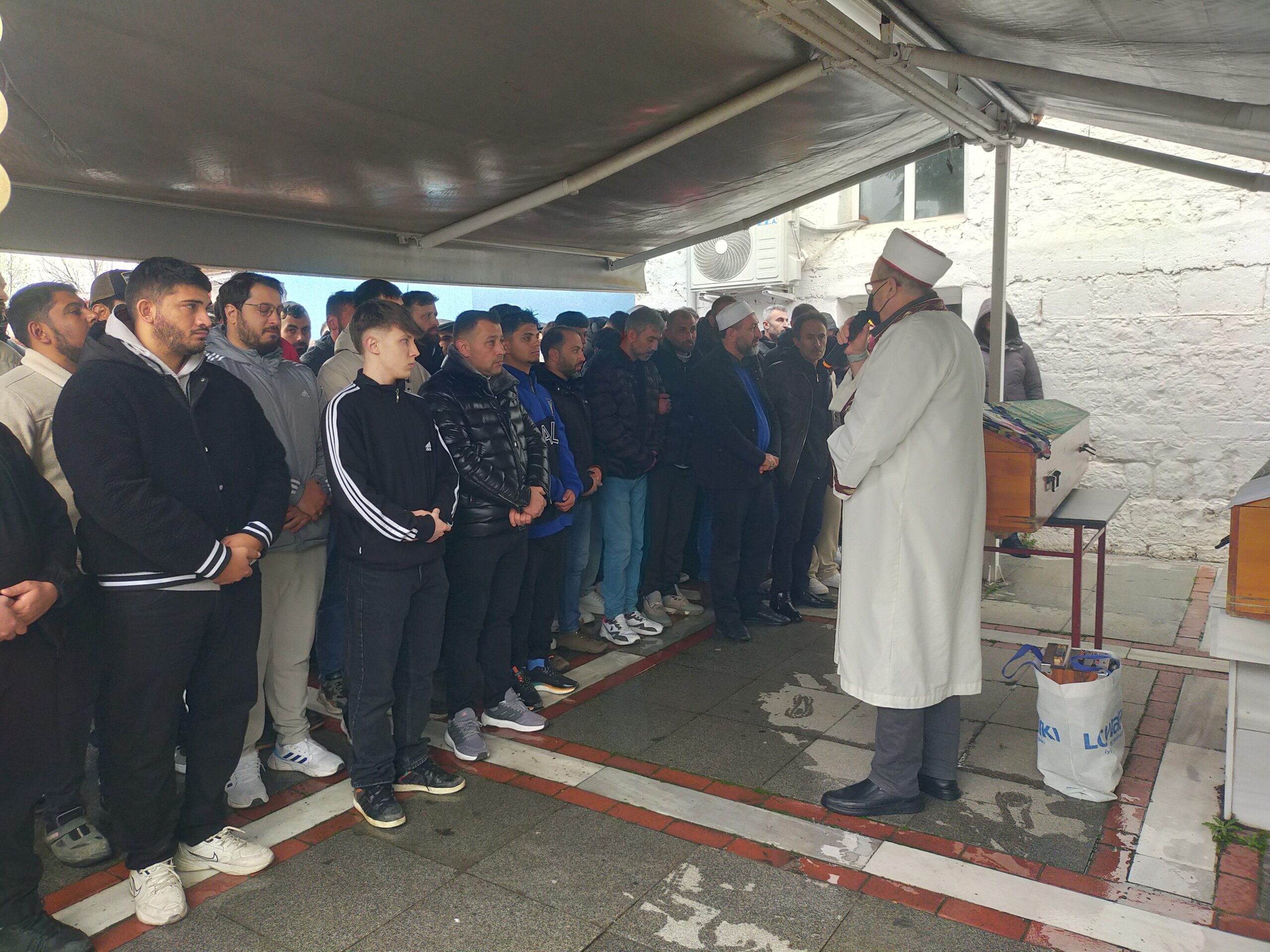  Edirne'de sevgilisi tarafından öldürülen 14 yaşındaki Gülden Coni için cenaze
