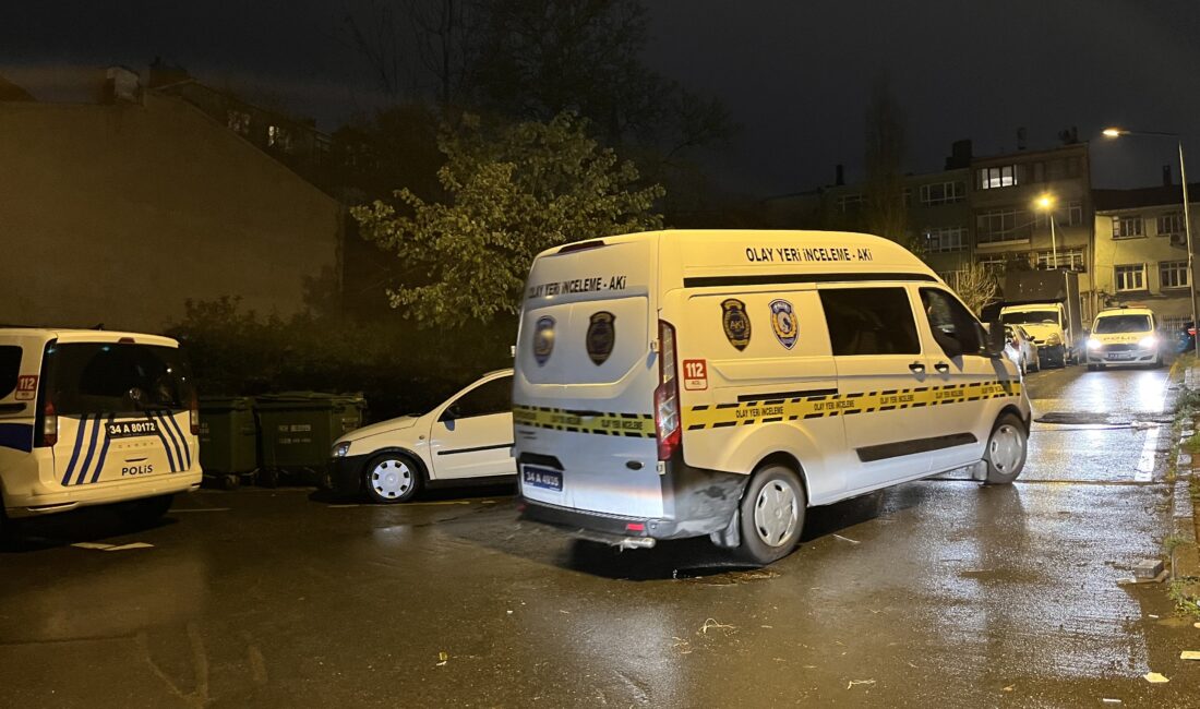 Tartıştığı kişiyi bıçaklayan yabancı uyruklu kişi polise de saldırınca vurularak etkisiz hale getirildi İstanbul Fatih’te yabancı uyruklu iki kişi arasında çıkan tartışmada şahıslardan