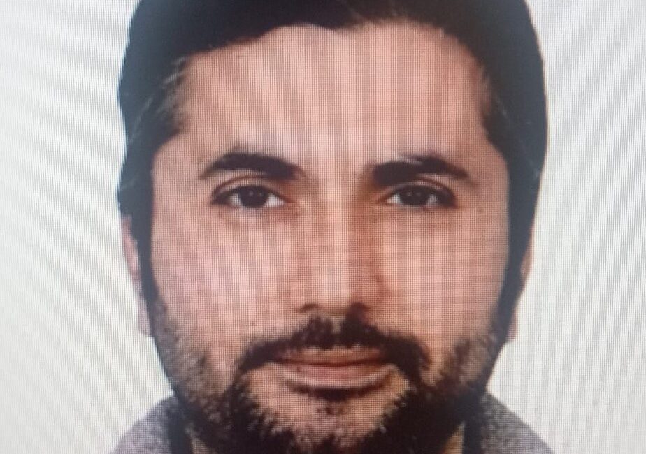 Adana'da biyoloji öğretmeni, evinde kardeşi tarafından bıçaklanarak öldürüldü. Olayı gerçekleştiren