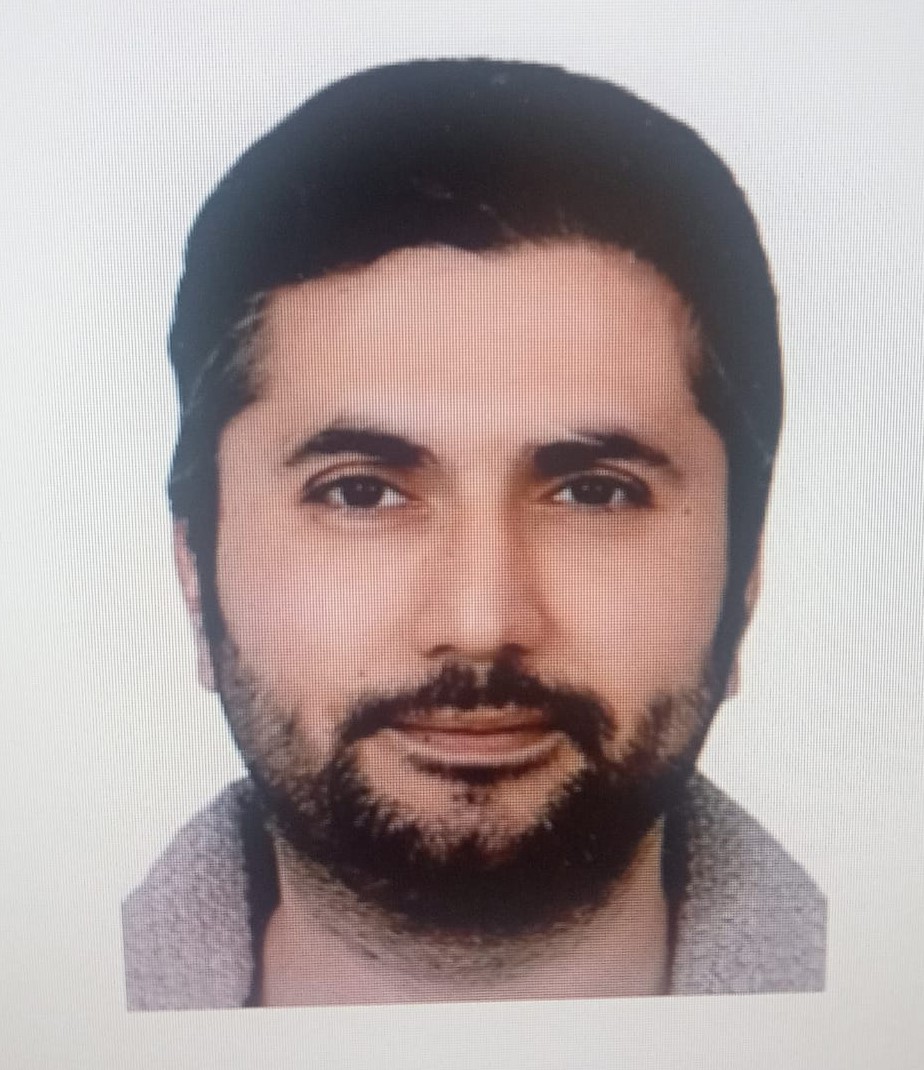 Adana'da biyoloji öğretmeni, evinde kardeşi tarafından bıçaklanarak öldürüldü. Olayı gerçekleştiren