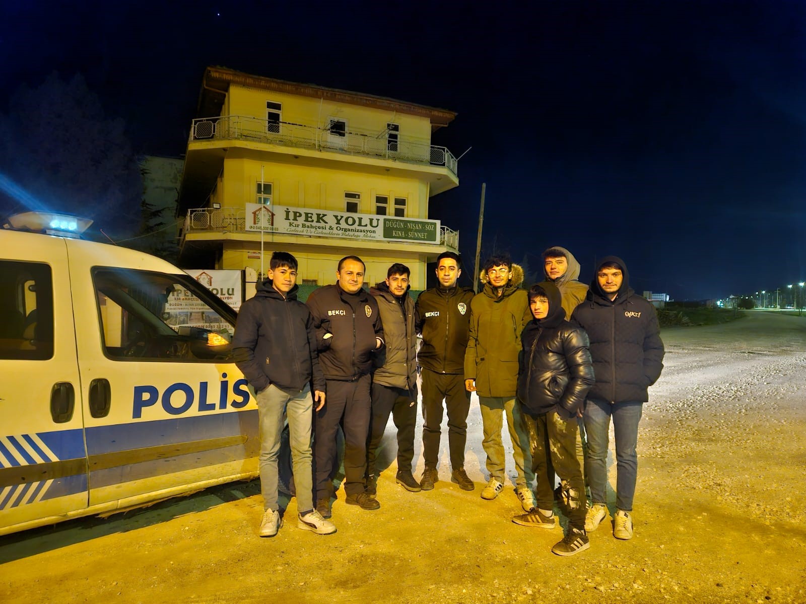 Afyonkarahisar’ın Bolvadin ilçesinde kavga ihbarına giden çarşı ve mahalle bekçileri,