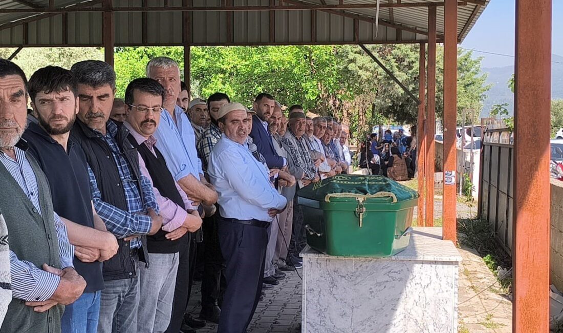 Hatay'ın Dörtyol ilçesinde Zeynep S., eşi tarafından baltayla boyun kısmından