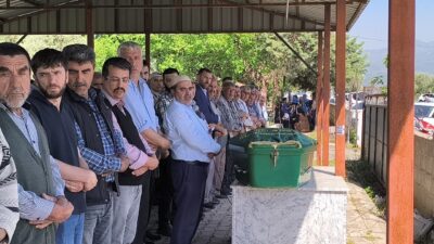 Hatay'ın Dörtyol ilçesinde Zeynep S., eşi tarafından baltayla boyun kısmından