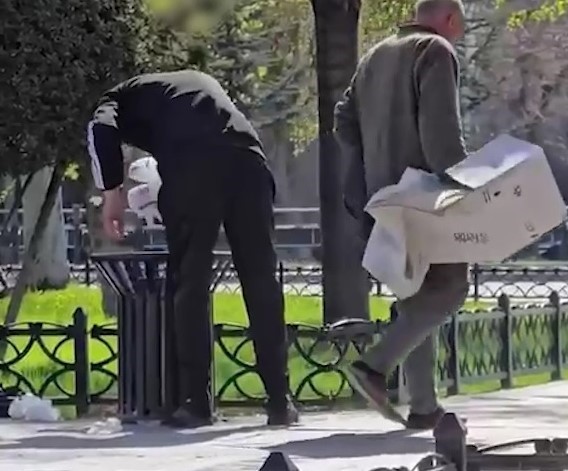 Kayseri'de çöp kovasını dağıtarak çevreyi kirleten şahsa bin 856 TL
