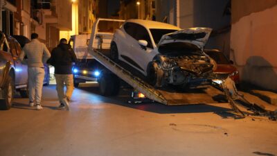 Edirne’de alkolü otomobil sürücüsünün 5 araca çarpması sonucu maddi hasar