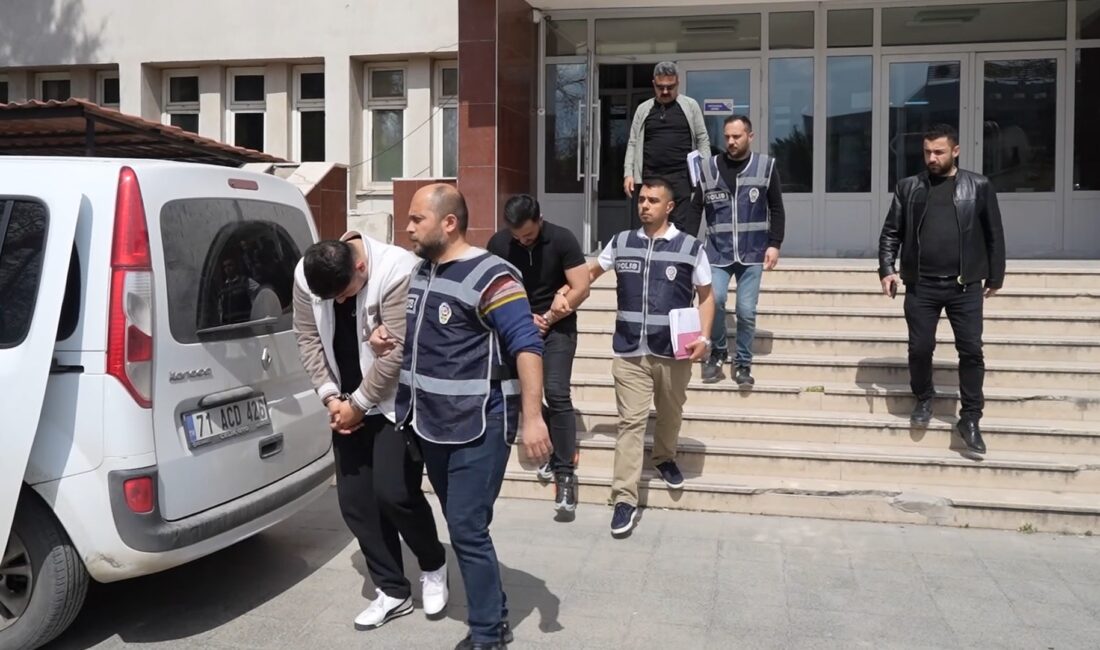 
Kırıkkale’de Sahte Servis Tuzağı: Vatandaşları Dolandıran 2 Şüpheli Yakalandı