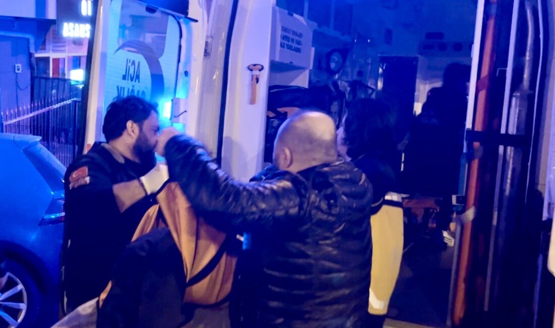 Tekirdağ’da kavga ettiği oğlu tarafından silahla vurulan baba ağır yaralandı.
