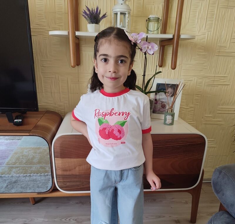 Kocaeli’nin Körfez ilçesinde, oyun oynarken otomobilin çarpması sonucu ağır yaralanan