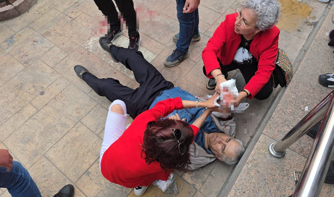 Karabük'te bir şahıs, husumetlisini çocukların yoğun olduğu caddede bıçaklayarak yaraladı.