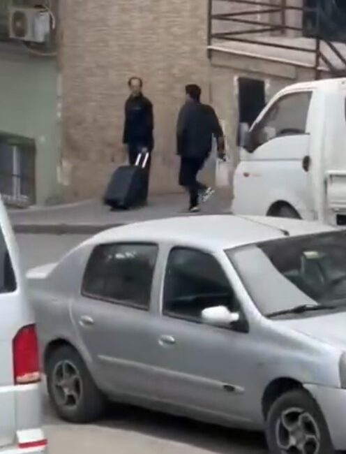 İstanbul Sultangazi'de iki grup arasında çıkan tartışma silahlı kavgaya dönüştü. Tarafların