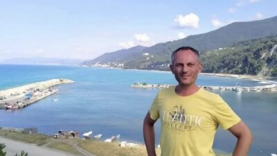 Üsküdar'da tartıştığı şahısların yumruk atıp yere düşürdüğü ardından silahla ateş