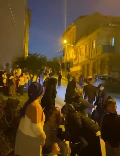 Marmara Denizi Büyükçekmece açıklarında meydana gelen 4,3 büyüklüğündeki depremin hissedildiği