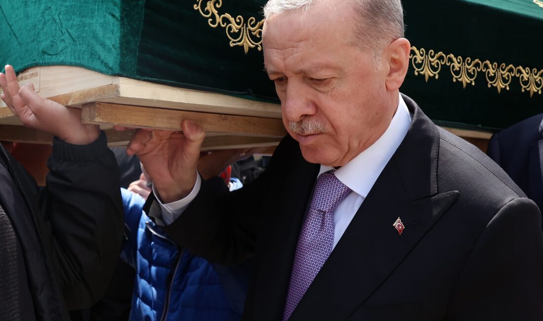 Cumhurbaşkanı Recep Tayyip Erdoğan, İstanbul İmam Hatip Lisesi’ndeki Arapça öğretmeni