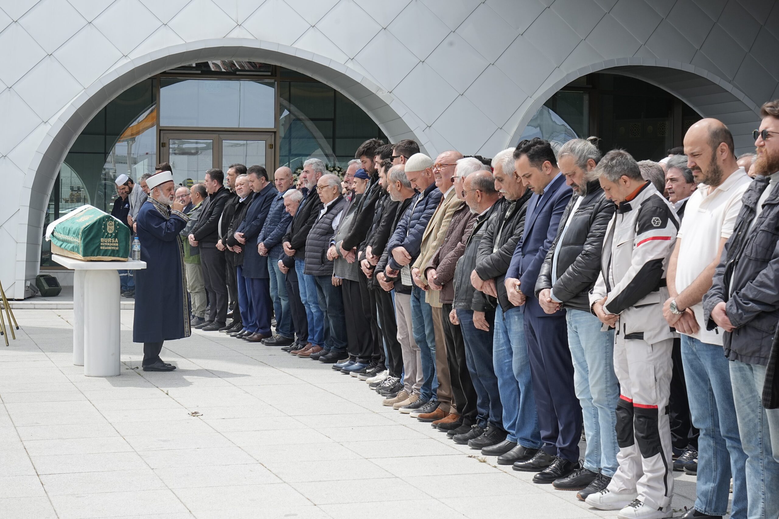 Antalya'nın Manavgat ilçesinde bisikletiyle seyir halindeyken kamyonetin çarpması sonucu hayatını