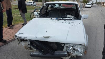 Aksaray'ın Eskil ilçesinde meydana gelen trafik kazasında otomobille çarpışan elektrikli