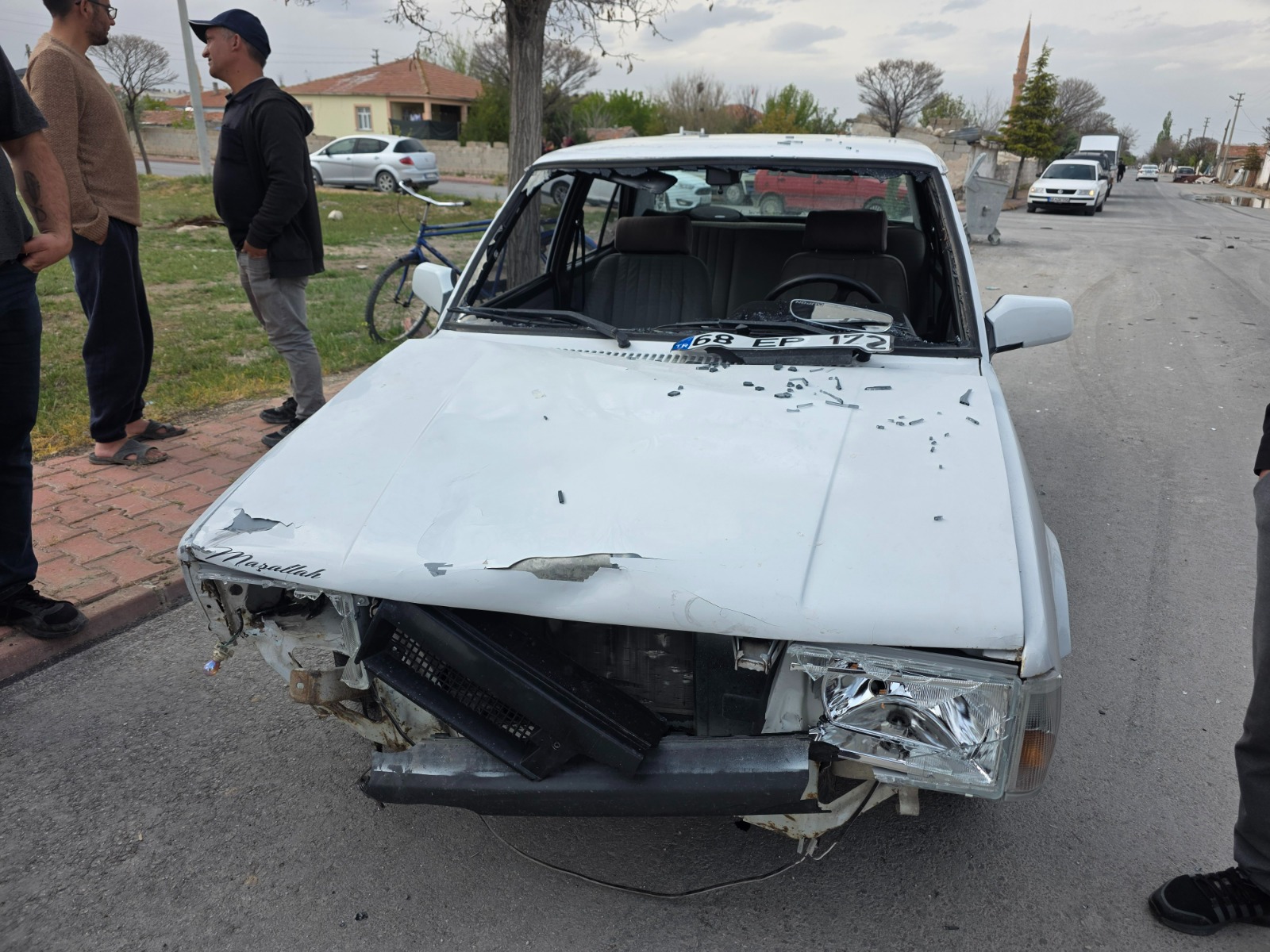 Aksaray'ın Eskil ilçesinde meydana gelen trafik kazasında otomobille çarpışan elektrikli
