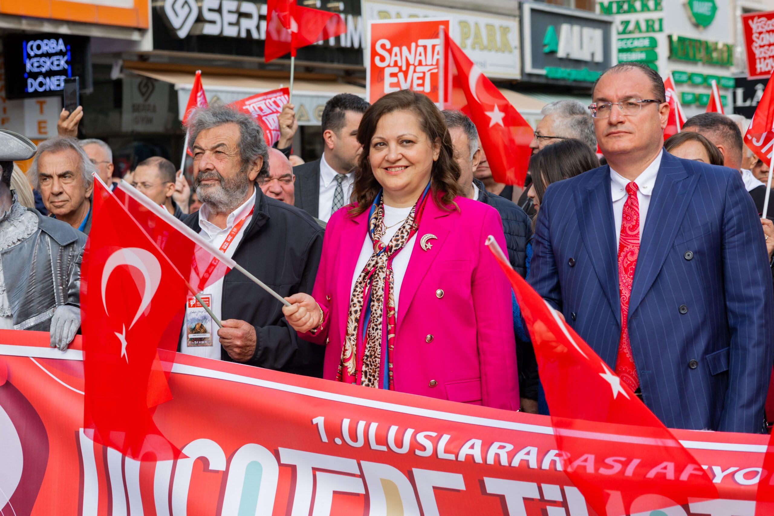 Cumhuriyet şehrinde söz tiyatronun Afyonkarahisar Belediyesi tarafından bu yıl ilk