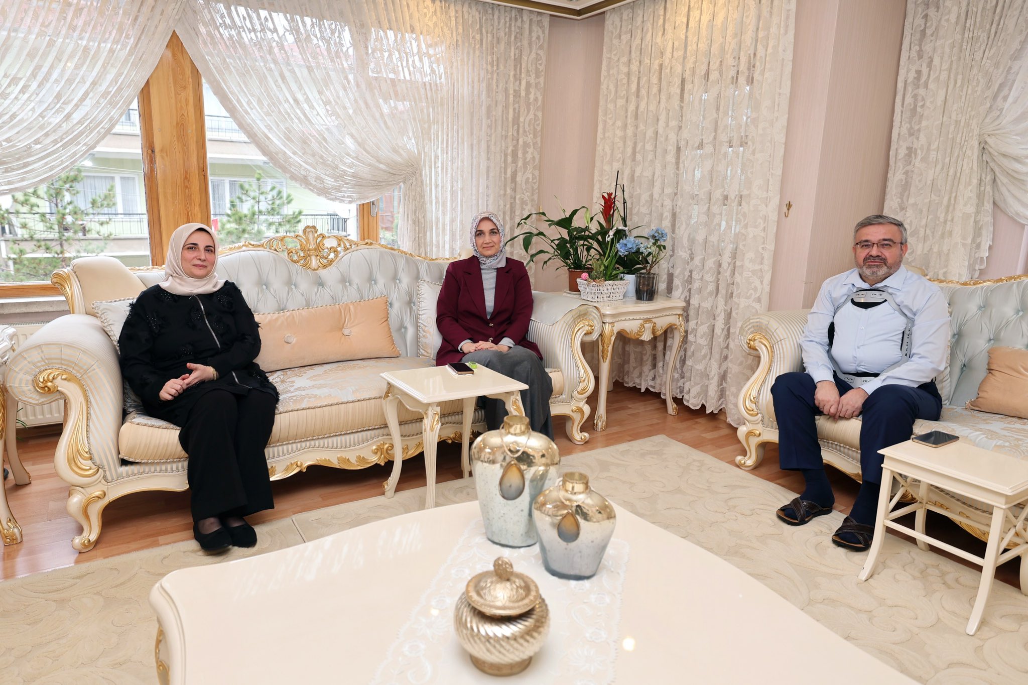 Afyonkarahisar Valisi Doç. Dr. Kübra Güran Yiğitbaşı, geçtiğimiz günlerde kaza