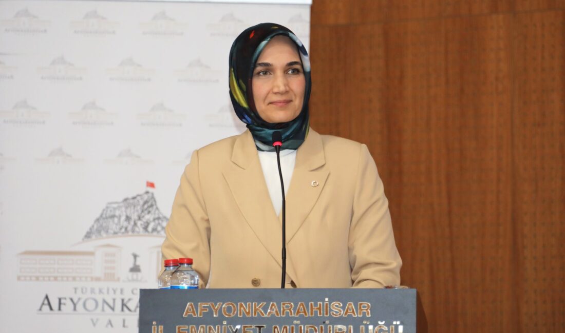 Afyonkarahisar Valisi Doç. Dr. Kübra Güran Yiğitbaşı, muhtarların MBS (Muhtar Bilgi