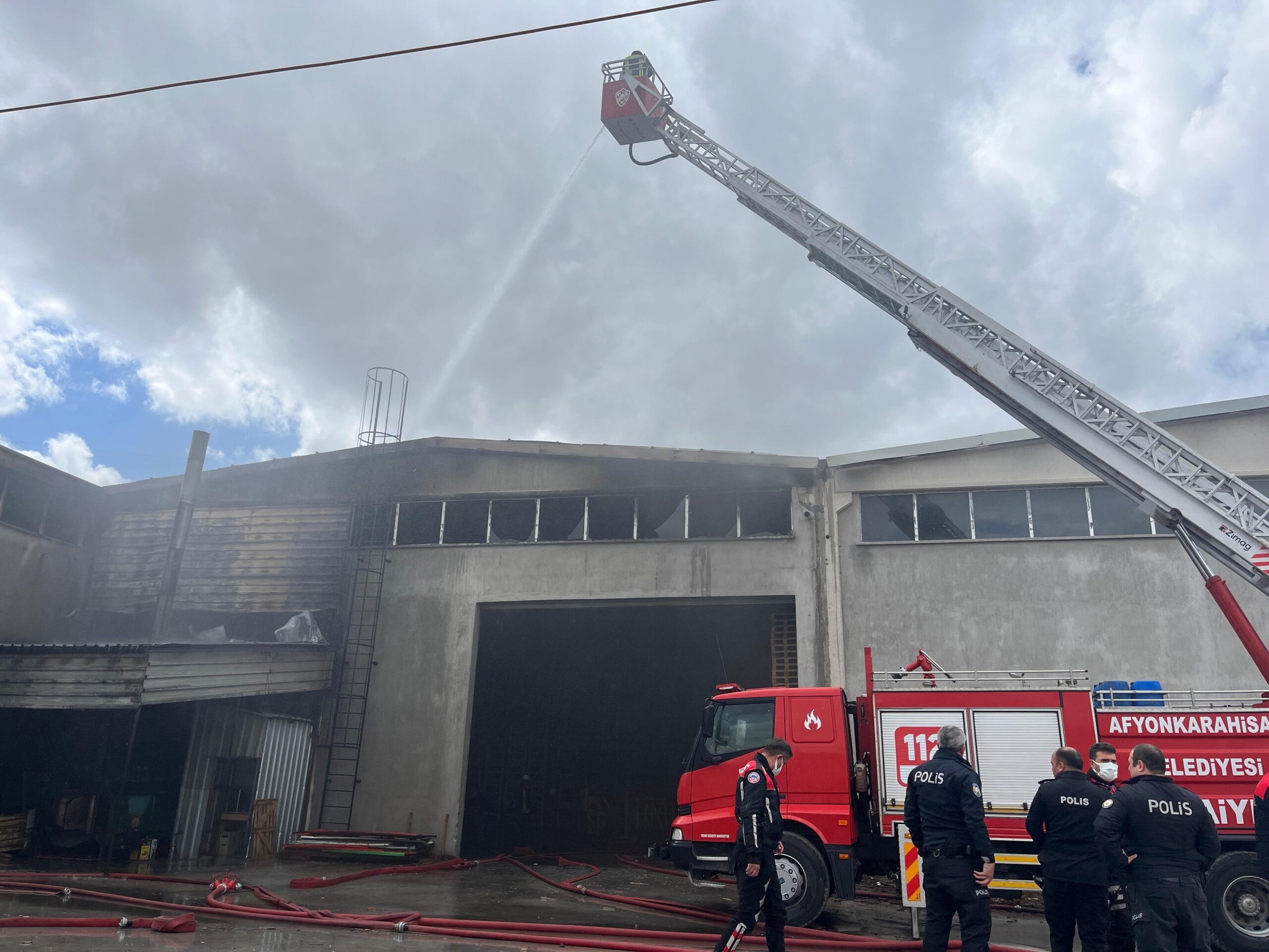 Afyonkarahisar (OSB) Organize Sanayi Bölgesi’nde orman ürünleri fabrikasında henüz bilinmeyen