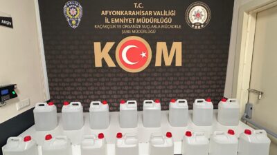 Afyonkarahisar'ın Sinanpaşa ilçesinde kaçakçılıkla mücadele kapsamında düzenlenen operasyonda, bir iş