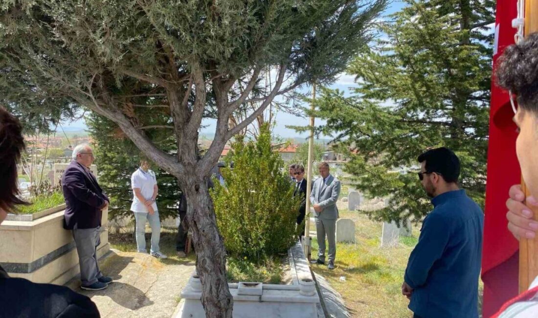 Afyon Lisesi Kütüphanecilik Kulübü, "Okulun Kalbi Kütüphane" projesi kapsamında topladığı