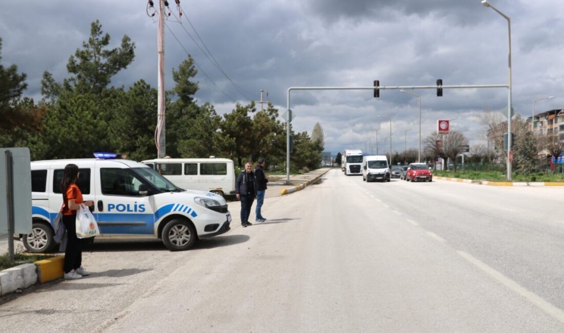 AFYONKARAHİSAR (AA) – Afyonkarahisar'ın Sandıklı ilçesinde, Antalya kara yolunda, 9
