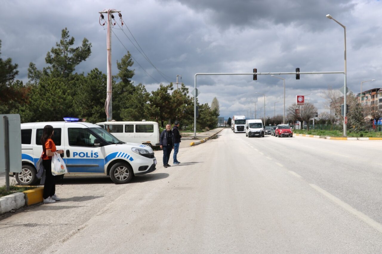AFYONKARAHİSAR (AA) – Afyonkarahisar'ın Sandıklı ilçesinde, Antalya kara yolunda, 9