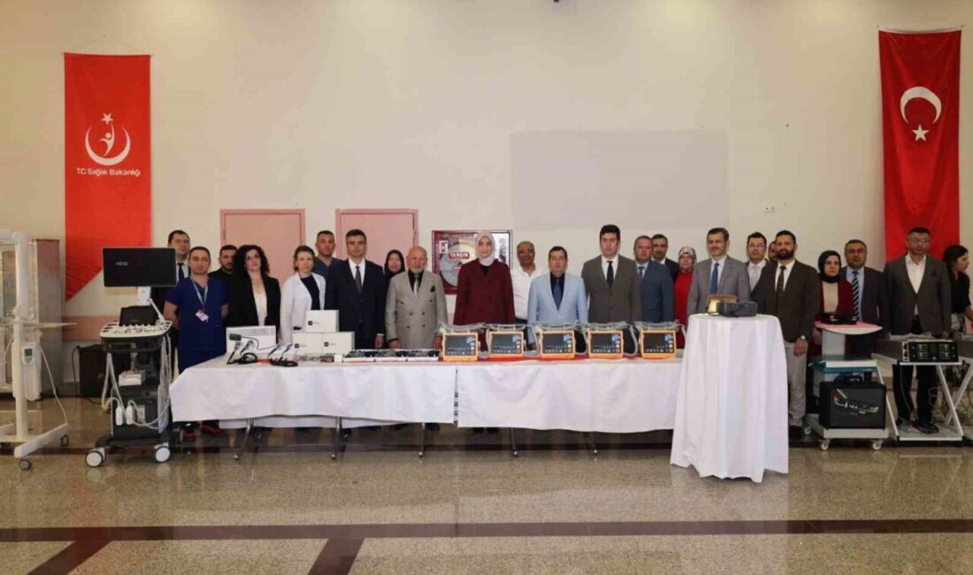 Afyonkarahisar Valisi Doç. Dr. Kübra Güran Yiğitbaşı, Devlet Hastanesi’ni ziyaret