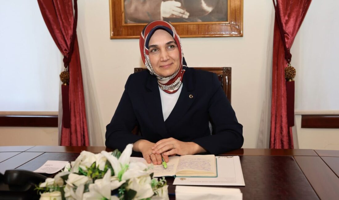 Afyonkarahisar Valisi Kübra Güran Yiğitbaşı, Anadolu Ajansının (AA) kuruluşunun 105.