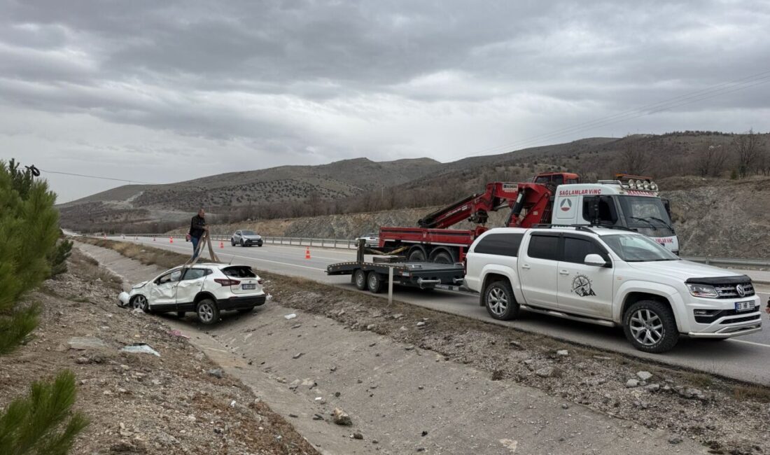 Afyonkarahisar’ın Bayat ilçesinde otomobilin devrilmesi sonucu 4 kişi yaralandı. N.C.