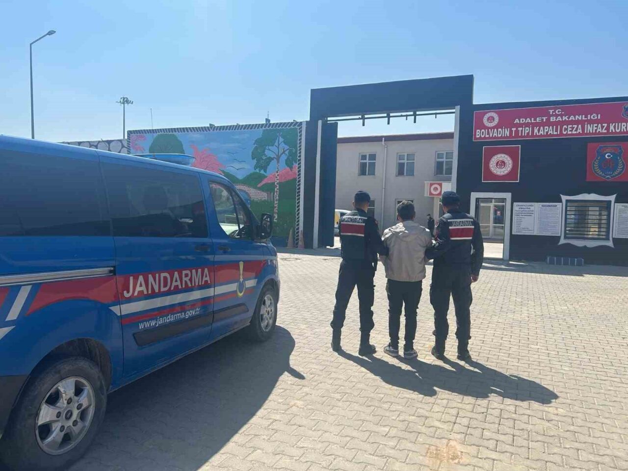 Afyonkarahisar’da hakkında 4 yıl 2 ay hapis cezası bulunan şahıs