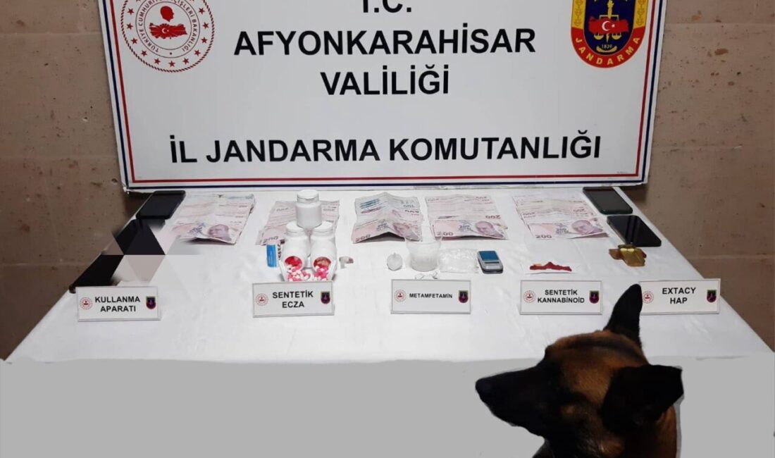 Afyonkarahisar'ın İhsaniye ilçesinde düzenlenen uyuşturucu operasyonunda 4 şüpheli gözaltına alındı.