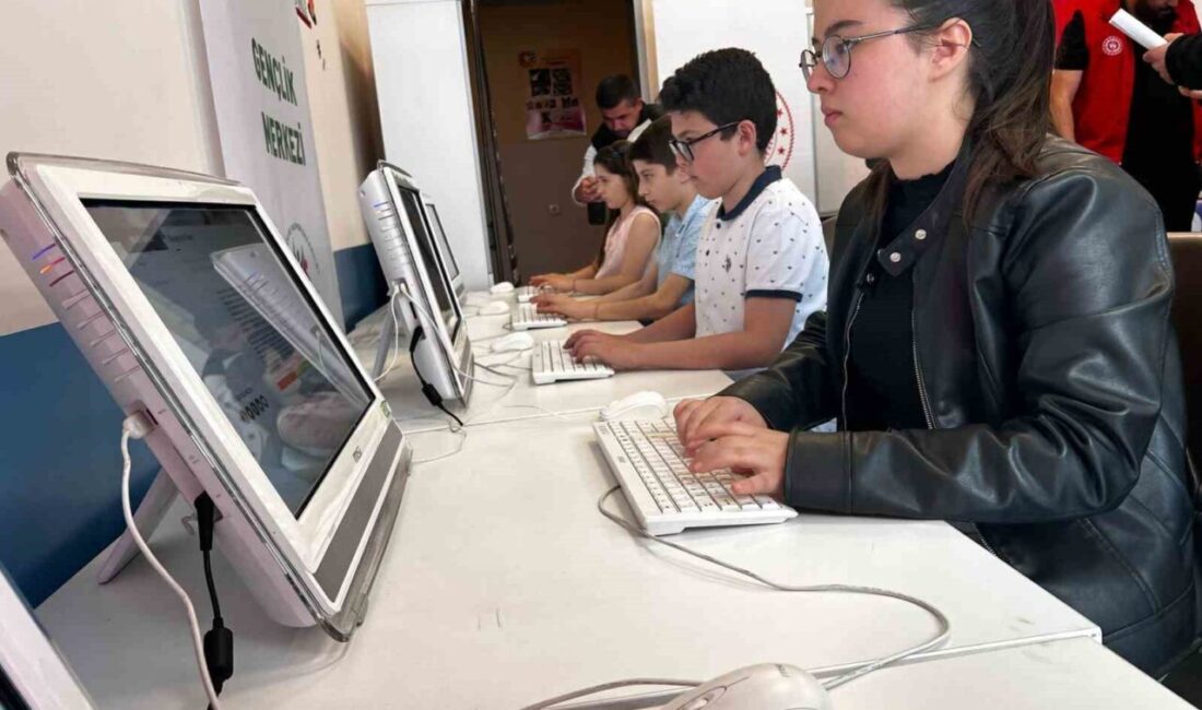 Dünya Bilgisayar İnternet Klavye Şampiyonası’nda Türkiye, tarihi bir başarıya imza