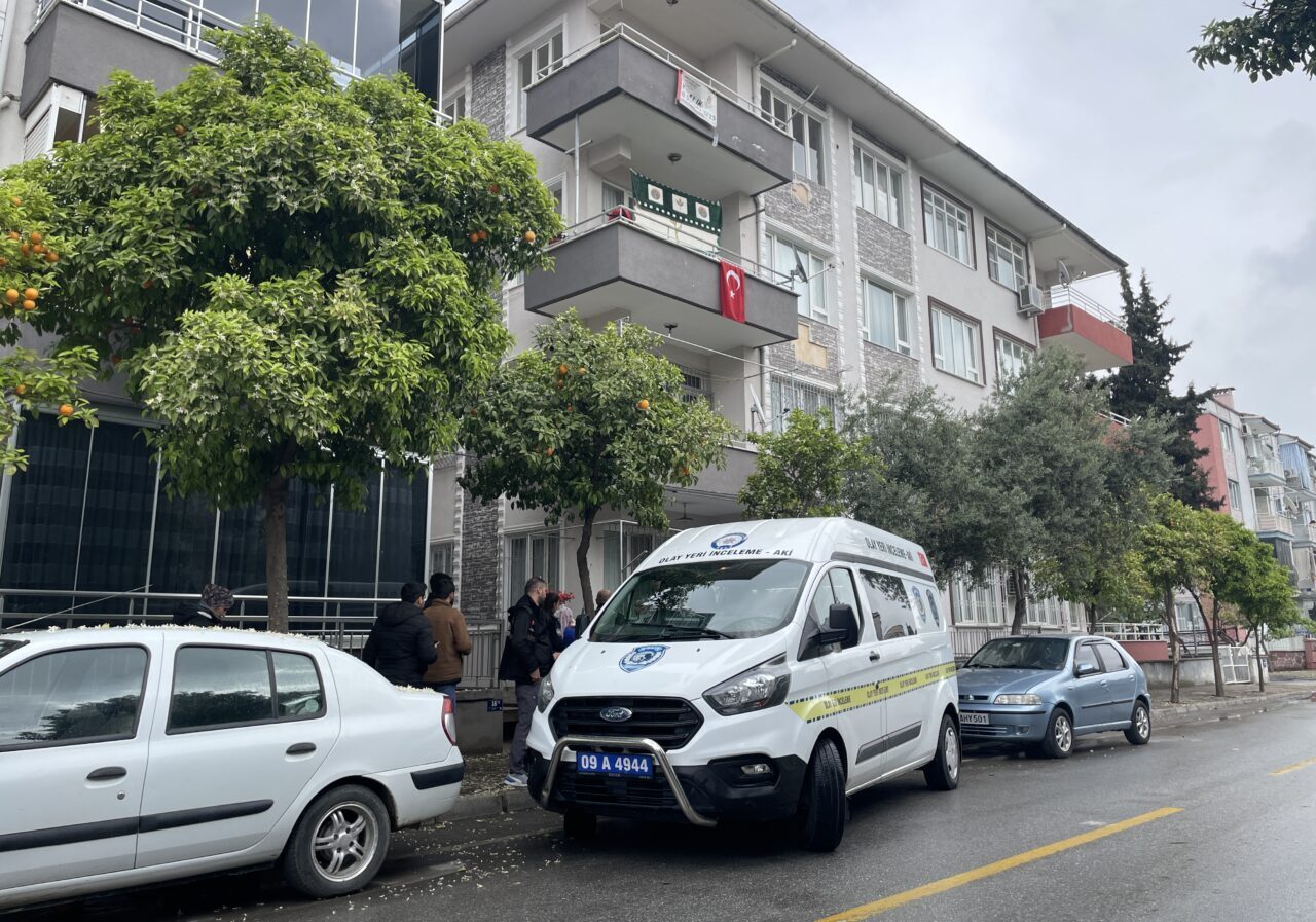 Aydın'ın Efeler ilçesinde anteni onarmak için çıktığı çatıdan düşen kişi