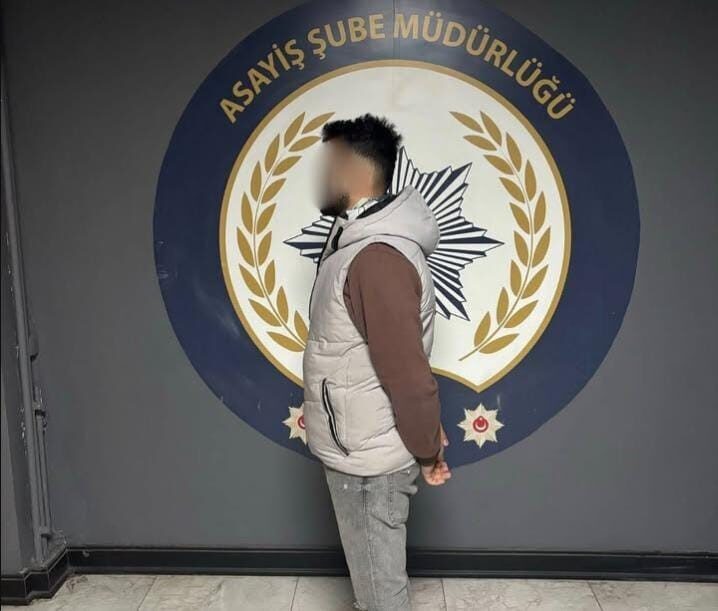 Bilecik’in Pazaryeri ilçesinde meydana gelen dolandırıcılık olayında, kendisini polis olarak
