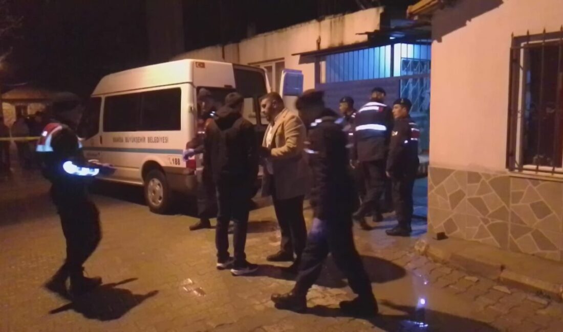 Manisa'nın Kırkağaç ilçesinde tartıştığı oğlunu av tüfeğiyle vurarak öldüren baba