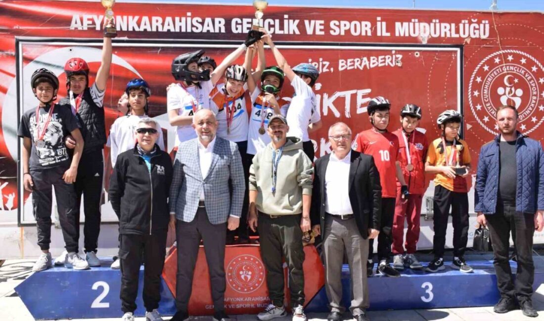 Afyonkarahisar’da okul sporları faaliyet programı çerçevesinde Gençler A, Gençler B