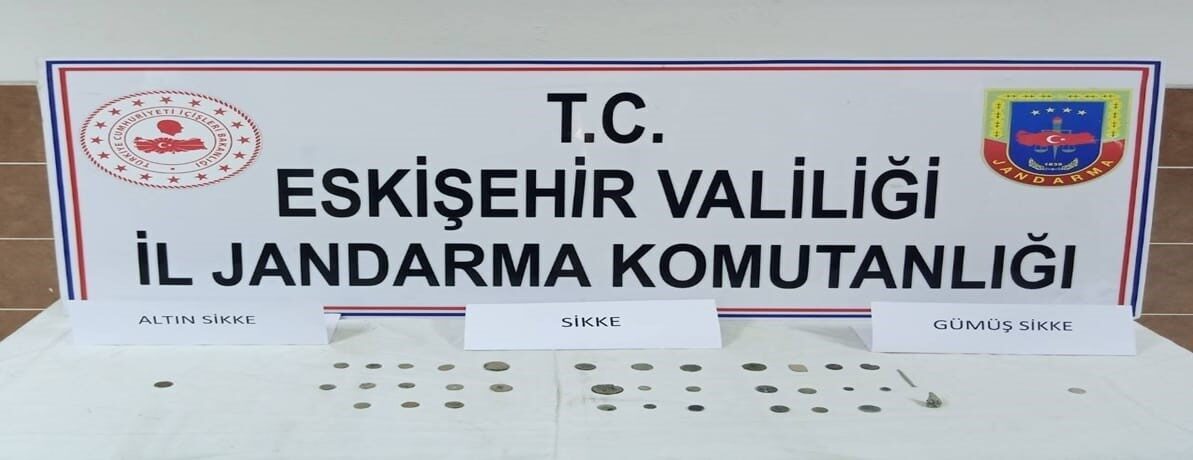 Eskişehir’de, elindeki tarihi eserleri satmak için müşteri arayan şahıslar, jandarma