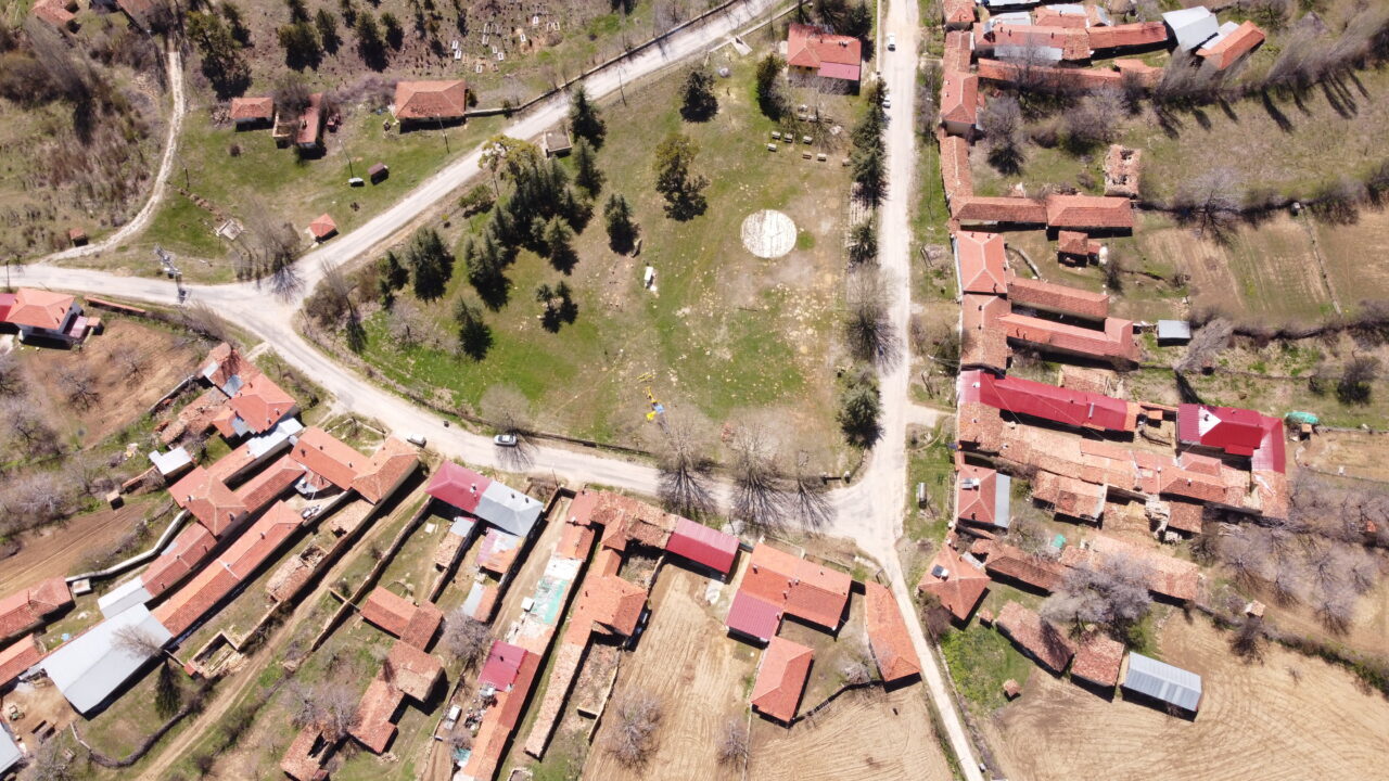 Denizli’nin Bozkurt ilçesine bağlı Hayrettin Mahallesi’nde yaşayan Bulgaristan muhaciri aileler,