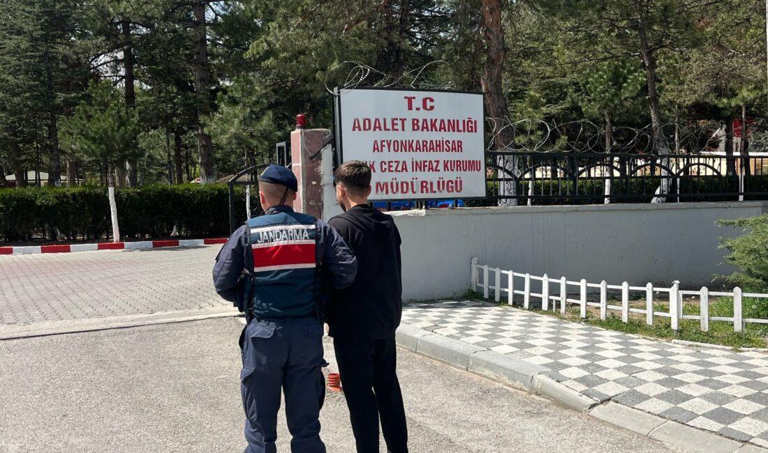 
Afyonkarahisar İl Jandarma Komutanlığı ekipleri tarafından aranan şahıslara yönelik sürdürülen