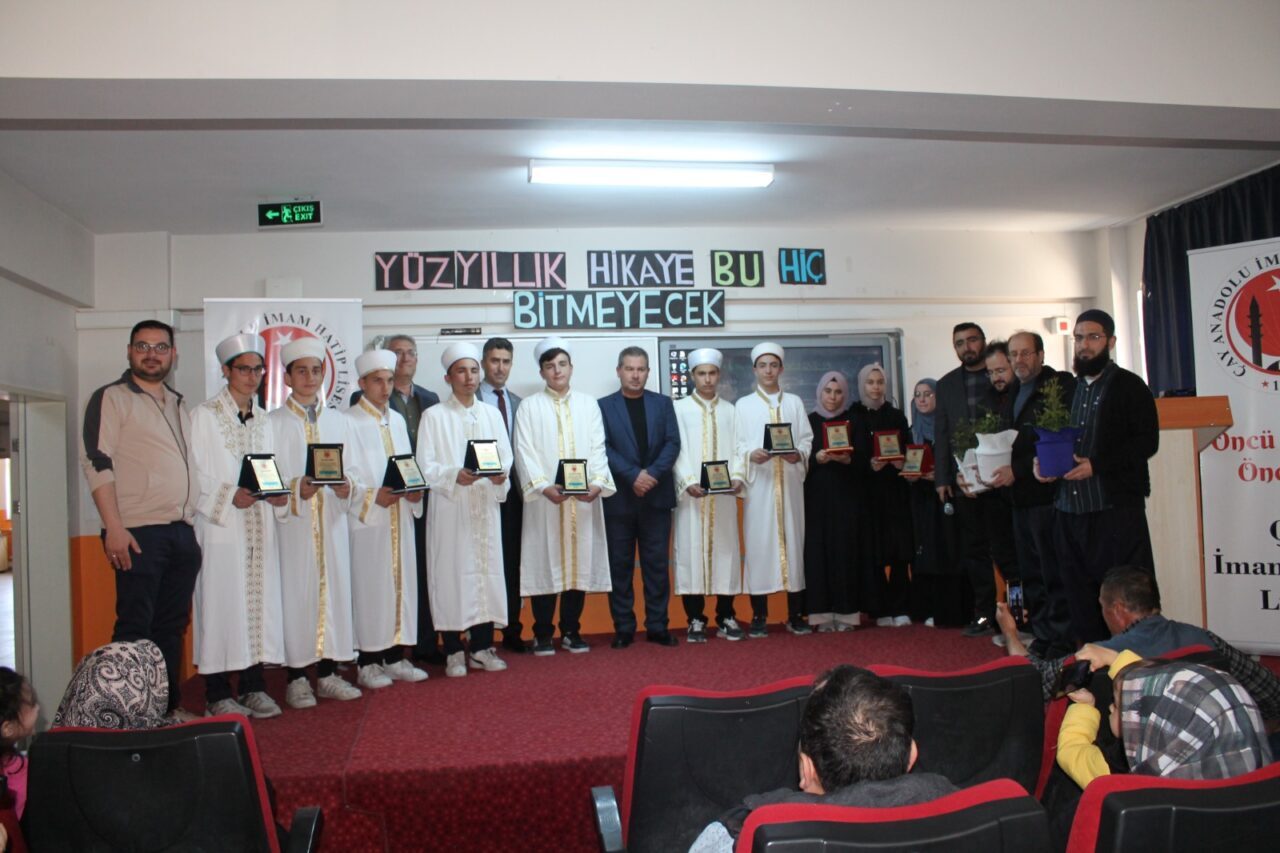 AFYONKARAHİSAR (AA) – Afyonkarahisar'ın Çay ilçesinde imam hatip lisesi ile