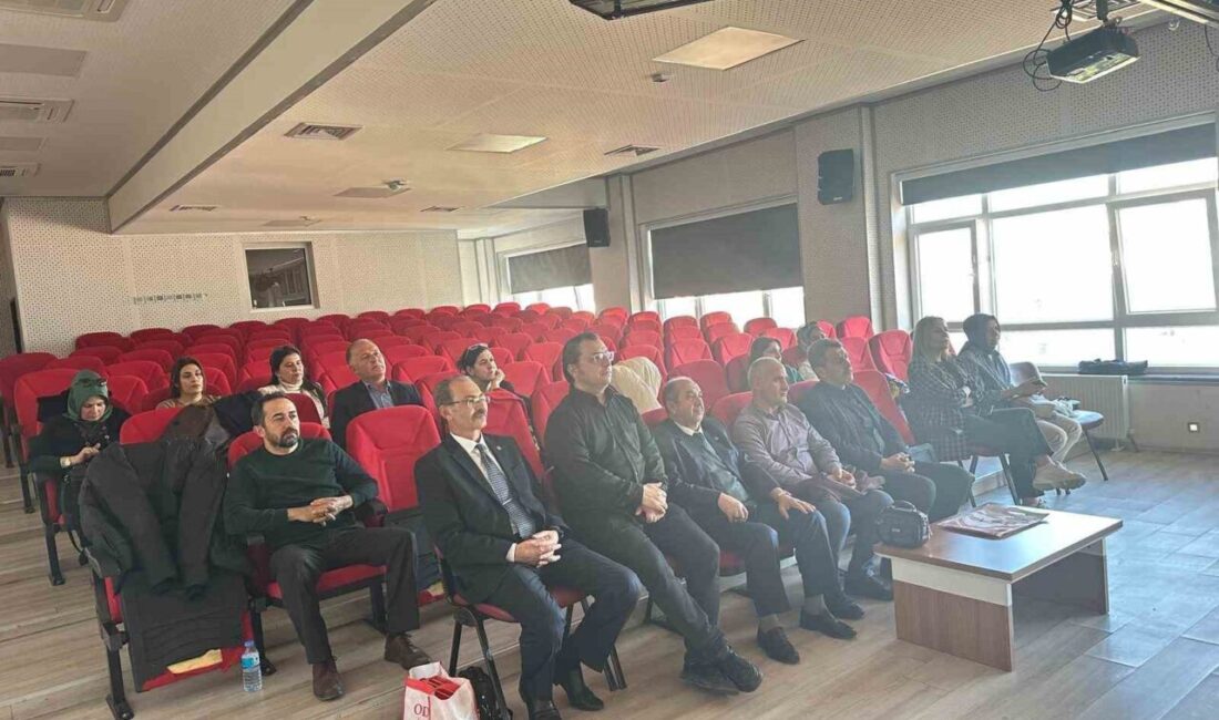 Afyonkarahisar İl Milli Eğitim Müdürlüğü koordinasyonunda düzenlenen Öğretmen Akademileri-Edebiyat Akademisi