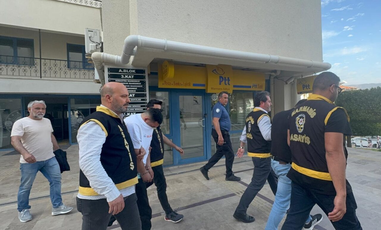 Muğla'nın Marmaris ilçesinde gazeteciyi darbettikleri iddiasıyla gözaltına alınan 5 zanlıdan