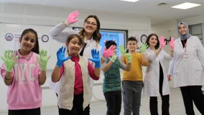 Afyonkarahisar Hemşirelik Kulübü tarafından İl Milli Eğitim Müdürlüğüne bağlı ilk