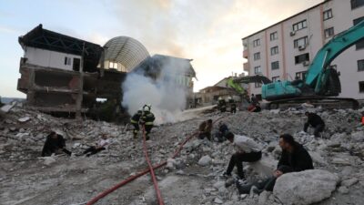 Muğla'da yıkım çalışmaları devam eden Orgeneral Mustafa Muğlalı İş Hanı'nın